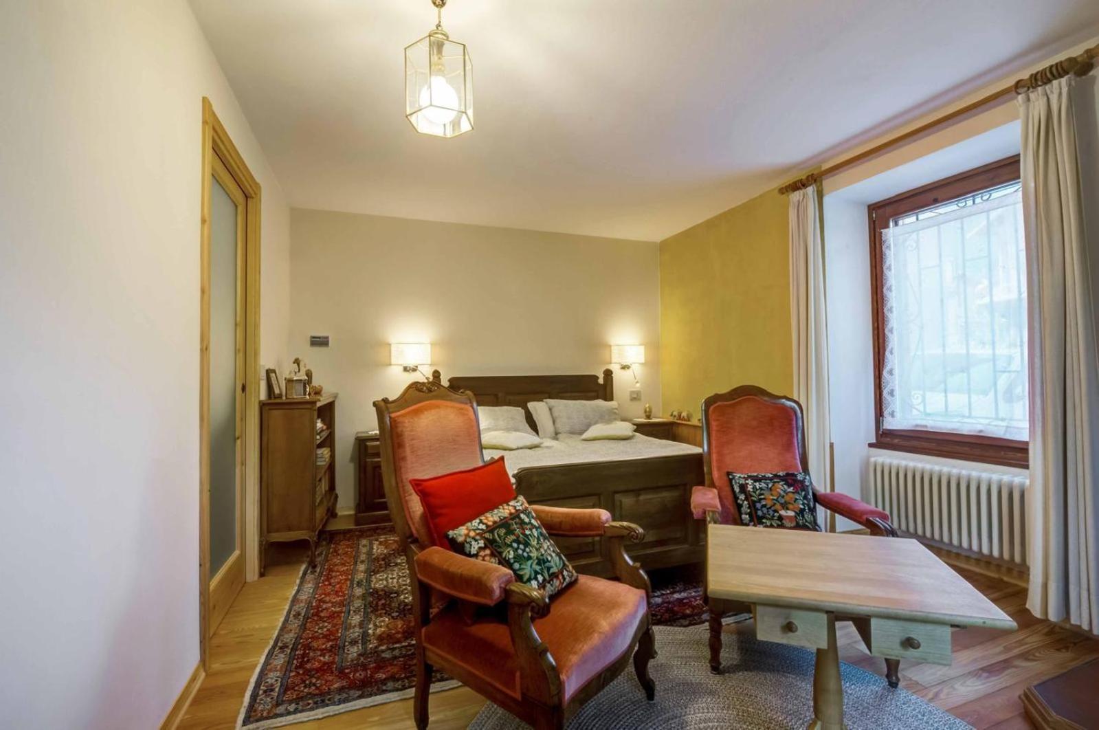 Il Pellegrino Bed & Breakfast Issogne Bagian luar foto