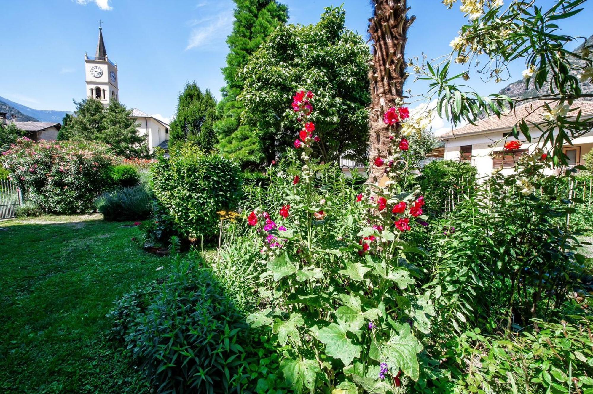 Il Pellegrino Bed & Breakfast Issogne Bagian luar foto