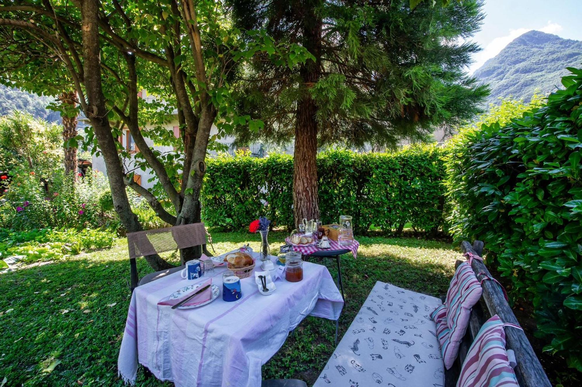 Il Pellegrino Bed & Breakfast Issogne Bagian luar foto